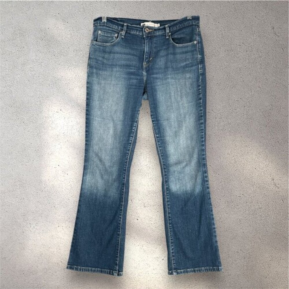 Levi's 515 Bootcut Jeans Women's 8 W30 L27 Blue Denim Flared Coastal Cowgirl Y2K